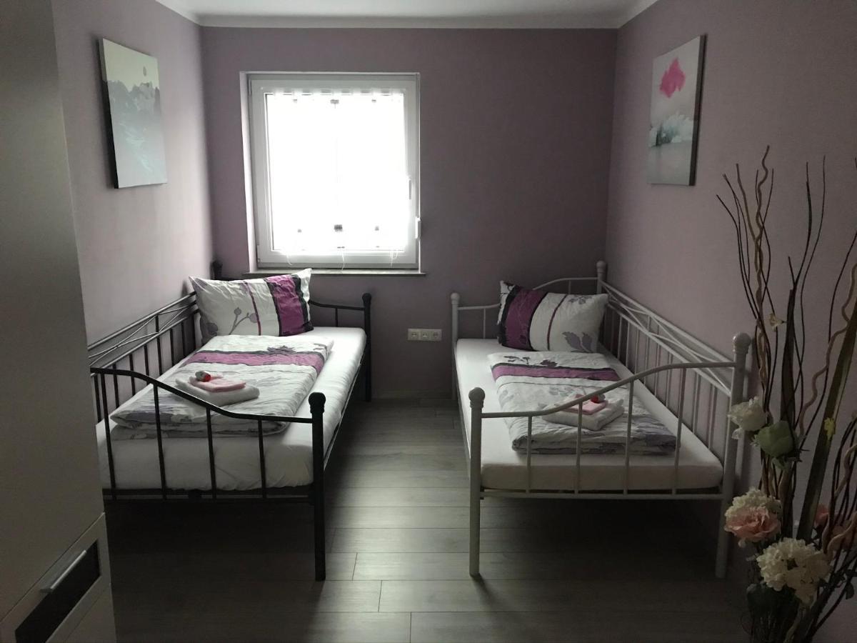 Gemutliche 3-Zimmer Wohnung Saal an der Donau Екстериор снимка